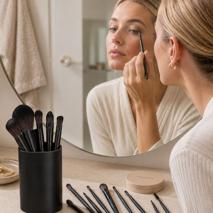 Technique PRO Raven Makeup Brush Set - 18 Professional Brushes