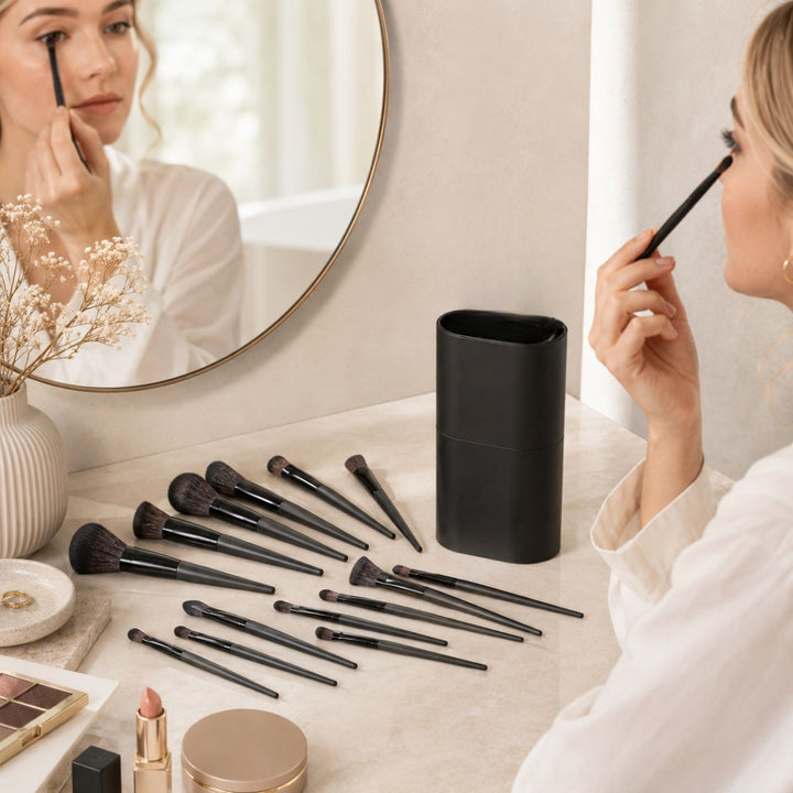 Technique PRO Raven Makeup Brush Set - 18 Professional Brushes