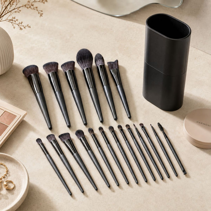 Technique PRO Raven Makeup Brush Set - 18 Professional Brushes