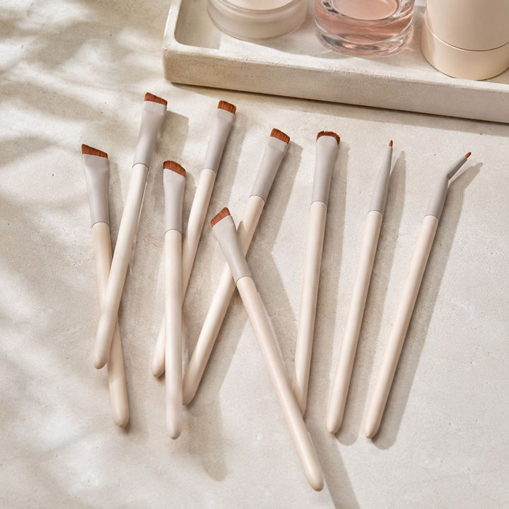Technique PRO Flick Eyeliner, Brow & Detail Makeup Brush Set (9 Pcs)