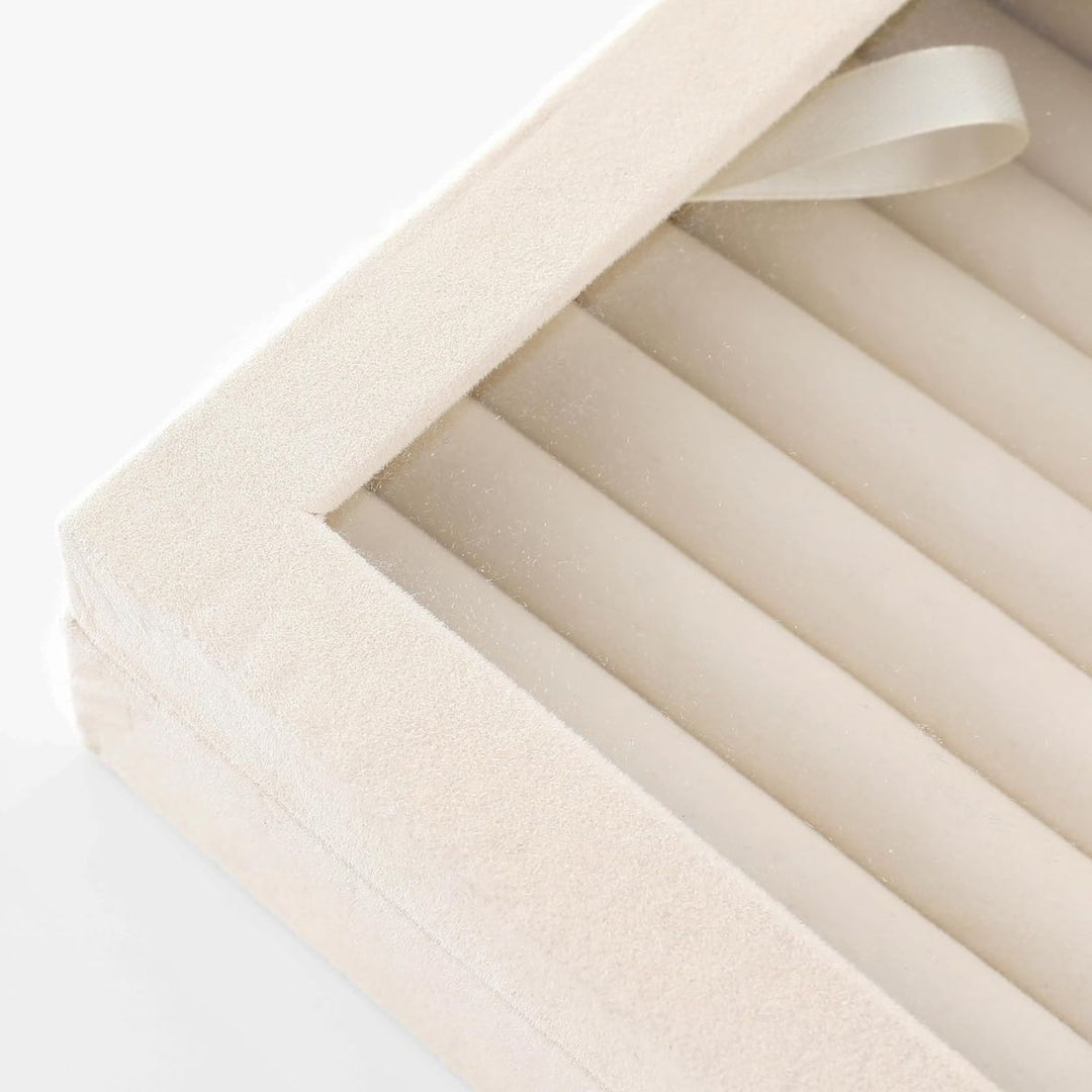 UNIQ Velvet Touch Jewellery box 20 x 15 x 4.5 cm - Beige – image 9