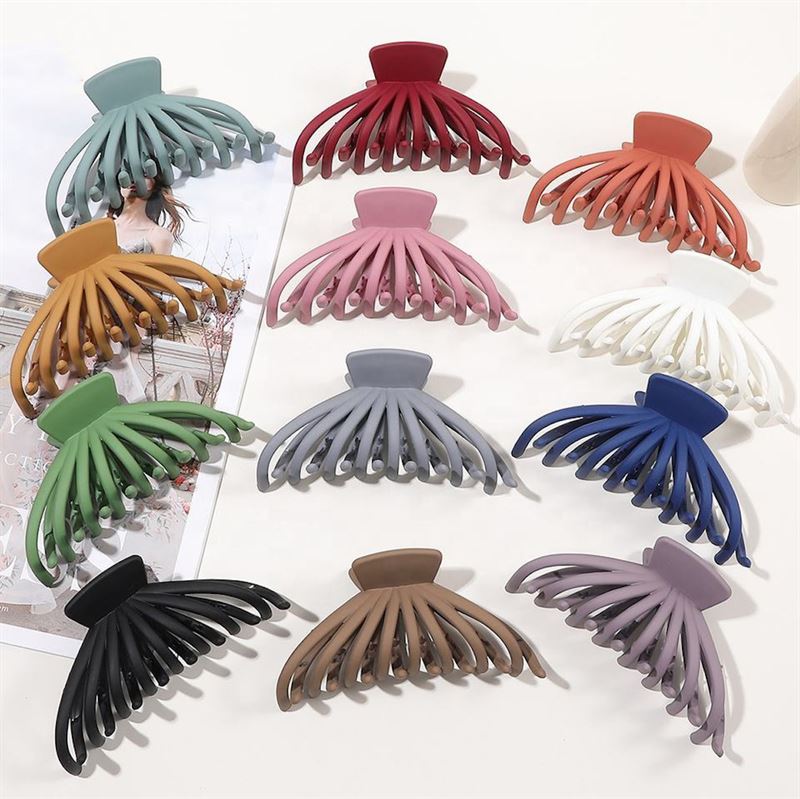 SOHO Elida Hair Claw - Navy - Hair Accessories