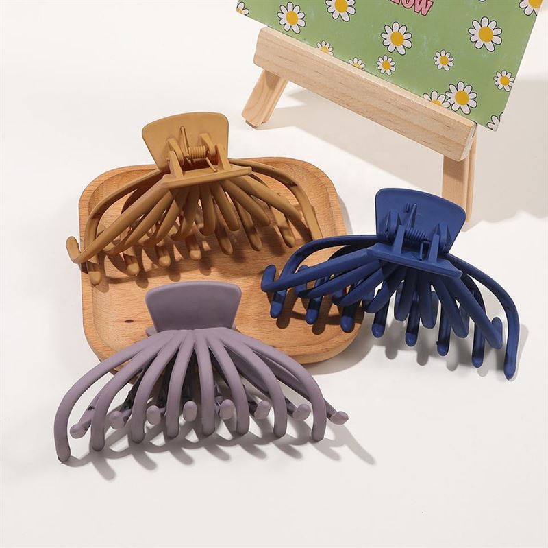 SOHO Elida Hair Claw - Navy - Hair Accessories