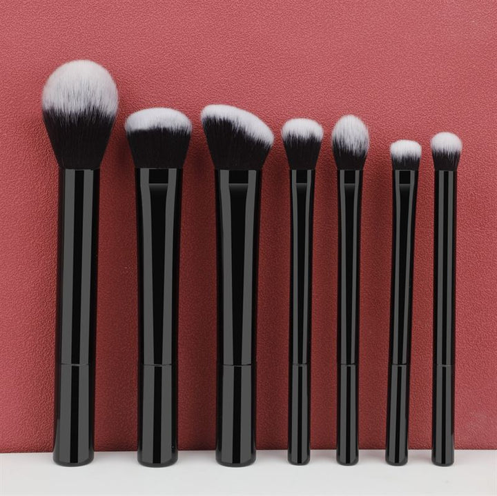 Technique PRO Chic Makeup Brush Set, 7 pcs - Black - 